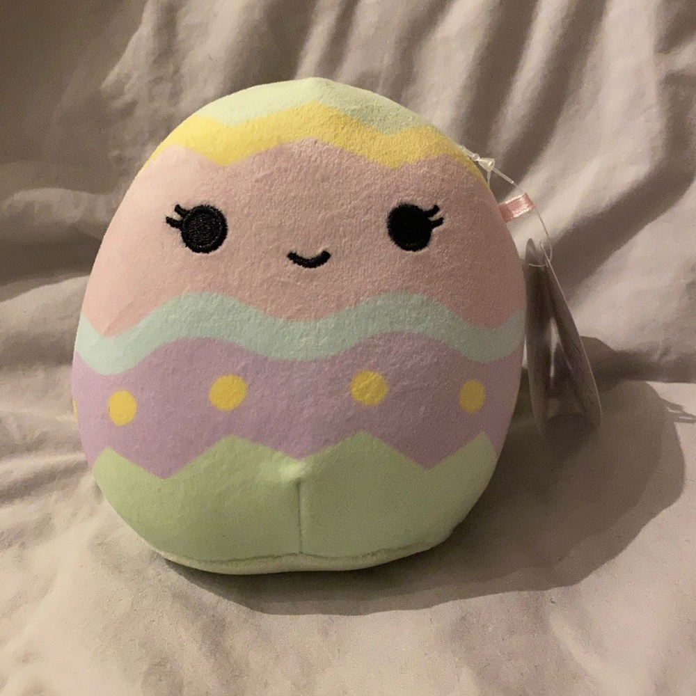 5” Edie the egg Squishmallow
